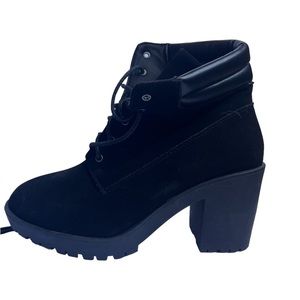 Rue 21 Black Lace up boots New without tags size 9M US